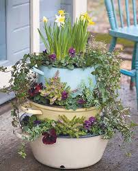 Upcycling Idee Fur Blumenampel Selbst De In 2020 Container Herb Garden Container Flowers Container Garden Succulents