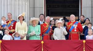 Pensavate di sapere tutto sulla famiglia reale inglese? Moda E Galateo Regole Di Dress Code Da Copiare Alla Famiglia Reale Tgcom24