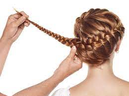 Anleitung Stylische Haarkrone Flechten Freundin De Geflochtene Frisuren Tracht Frisur Dirndl Frisuren Flechten