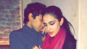 Dc Cover Tjla85ae0uk070cej54oin0704 201612201812351517439011 Young Actresses Sara Ali Khan Bollywood Actors