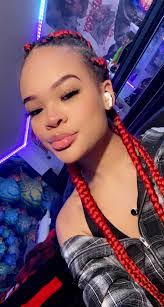 Kianna Moore's Instagram, Twitter & Facebook