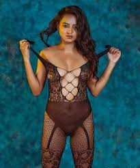 It is most often used as a material for stockings, tights, gloves or bodystockings. Pom Das Stripping Her Fishnet Clothes Reddit Nsfw