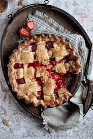 Crostata Di Marmellata Di Fragole Ricetta Di Mia Mamma Recipe Strawberry Pie Recipes Baked Strawberry Pie