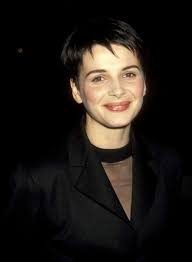 She has appeared in more than 40 feature films, been recipient of numerous international accolades, is a published author. Pin By Lila De Martinez On Blak Hair Girl Celebrity Beauty Juliette Binoche Female Movie Stars