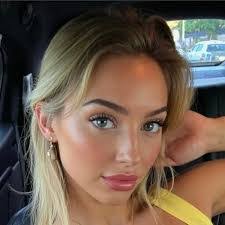 Grace Harper's Instagram, Twitter & Facebook