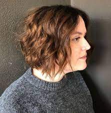 40 Short Hairstyles For Round Faces And Double Chins Babydoll Couture Glam Double Chin Hairstyles Short Hair Styles For Round Faces Long Face Short Hair