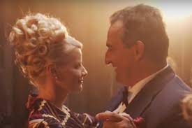 In reality, her marriage is falling apart, her house renovation is a disaster and the finances of her clinic are a. Gierek Kozuchowska Z Kokonem Na Glowie Flirtuje Przed Kamera Znamy Cala Obsade Super Express Wiadomosci Polityka Sport