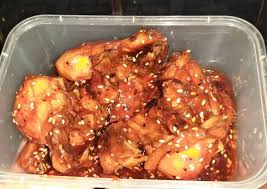 Today, martabak toppings consist of international favours such as skippy peanut butter spread , ovomaltine , toblerone , lotus biscoff and durian. Resep Ayam Goreng Korean Yangyeom Tongdak Lezat Sekali Resep Luna Maya