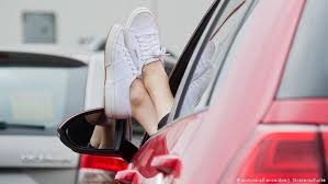 How to open a car window from the outside. Everything You Need To Know About The German Autobahn Meet The Germans Dw 23 05 2018