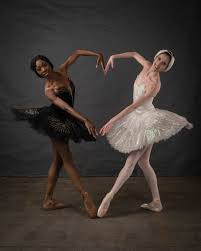 Ballet Dancer Black And White Photography Joburg Ballet S Claudia Monja Guedes And Nicole Ferreira Dill In Swan Lake In Black White Dance Photography Poses Dance Photography Dance Poses