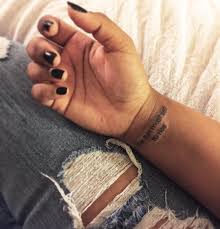 Bishop Briggs The Way I Do Lyrics Meaning Lying Underneath Those Stormy Skies She D Say Oh I Know The Sun Must Set To Rise Coldplay S Paradise Tattoo Idei Dlya Tatuirovok