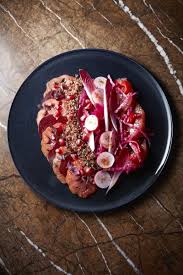 Salade De Quinoa Monochrome Signee Jean Imbert Chez Blanche Le Club Parisien Qui Reunit Salle D Exercices Salade De Quinoa Rouge Salade De Quinoa Quinoa Rouge