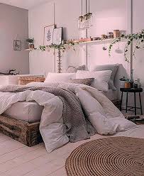 Chambre Ado Cocooning Pour Fille Et Garcon Clem Around The Corner Chambre Epure Au Style Rustique Tapi In 2020 Simple Bedroom Decor Simple Bedroom Minimalist Bedroom