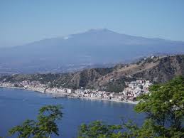 Etna volcano eruption january 12th 2011 view from the east side. Atna Reisefuhrer Auf Wikivoyage