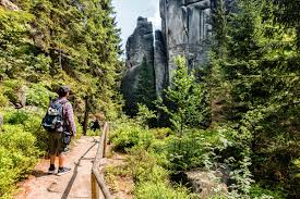 Erstaunliche felsenstadt im östlichsten teil des böhmischen paradieses. Wanderung Durch Die Adelsbach Weckelsdorfer Felsenstadt