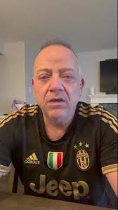 What could be causing fluctuating pressures in this air conditioning system?