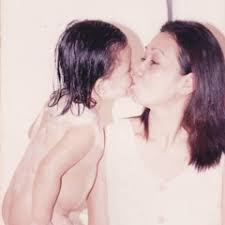 Stream Mae Carlos music