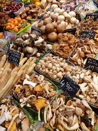 Market Boqueria Parada Petras Barcelona My Old Local Market While I Lived Here An Absolute Treat Street Food Market Fruit And Veg Stuffed Mushrooms