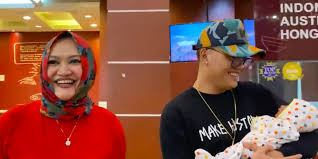 Planet lagu, gudang lagu paling besar, menjadi pilihan pertama untuk anda. Mantan Istri Sule Sempat Rayakan Hari Ibu Dengan Rizky Febian Dan Adik Adiknya Halaman All Kompas Com
