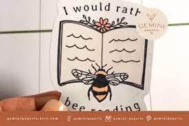 Print and Cut Bee Sticker