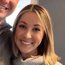 Leslie Watts's Instagram, Twitter & Facebook