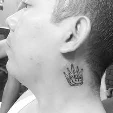 Ver más ideas sobre maluma tatuajes, maluma, fotos de maluma. Corona Maluma Obed Cortes Placer Y Dolor Tattoo Shop Facebook