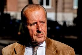 Hij kan zich niet vinden in de campagne van de partij die. Theo Hiddema Beedigd Als Lid Van De Eerste Kamer Hart Van Nederland