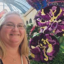 TEACHER HERE! Homemade sourdough >>> Target gift cards. Hope this helps ♥️