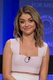 Sarah hyland is an american actress who received critical acclaim for portraying the role of 'haley dunphy' in the abc sitcom 'modern family.' she started acting at the age of four. Sarah Hyland Wikipedia
