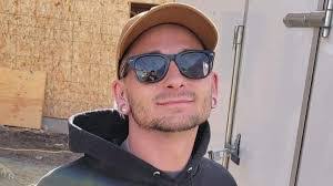 Travis Miles's Instagram, Twitter & Facebook