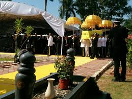 Ia terletak di antara pekan pokok sena dan bandar alor setar. Sedaka Sejahtera Sedih Dan Sayu Jenazah Almarhum Sultan Kedah Selamat Disemadikan Di Makam Diraja Langgar