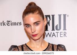 Rooney Mara Royalty-Free Images, Stock Photos & Pictures