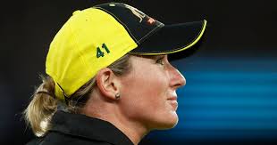 Beth Mooney quit teaching before pursuing cricket.