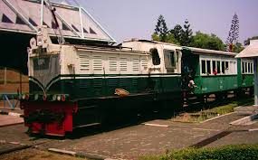 Permasalahan yang selalu timbul adalah tingginya angka kecelakaan dengan kendaraan yang berjalan dijalan serta menimbulkan. Lokomotif C300 Wikipedia Bahasa Indonesia Ensiklopedia Bebas