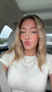 Holly Cabral's Instagram, Twitter & Facebook