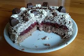 Die aktion ist in mehrere phasen aufgeteilt. Ferrero Kusschen Torte Von Dresty Chefkoch Rezept Ferrero Kusschen Torten Lebensmittel Essen