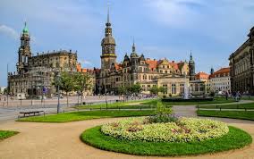Transportation/parking facilities guest parking is offered for a surcharge. Holiday Inn Dresden City South 4 Dresden Bis Zu 70 Voyage Prive