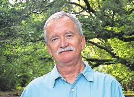 RVs in tourist corridor debated again