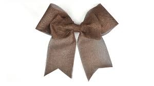 I would consider the bow with the boxwood wreath above to be a fluffier bow and the bow with the cotton wreath below to be a little flatter. 3 Ways To Make A Bow For A Wreath Wikihow