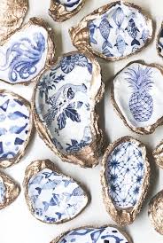 The World Really Is Your Oyster With My Handmade Statement Oyster Shells Each Piece Is Truly A One Of A Ki Coquilles Peintes Coquilles D Huitres Porte Bijoux