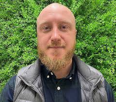 Gordon Summerfield's Instagram, Twitter & Facebook