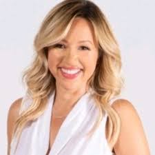 Julie Pearsall's Instagram, Twitter & Facebook