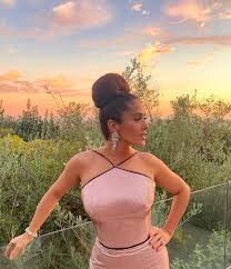 Salma hayek pinault, урождённая са́льма вальга́рма ха́йек химе́нес (исп. Stylefile Salma Hayek S Most Memorable Looks Harper S Bazaar Arabia