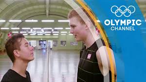 27 years old, badminton player from denmark. Viktor Axelsen Bedazzles Pwg Freestyle With His Badminton Matrix Workout Hitting The Wall Youtube