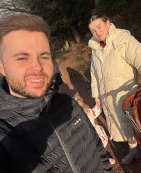 We are officially at that weird bit between Christmas and New Year where no  one knows what day it is & time has no meaning 🙈 It's the land of leftover  chocolate