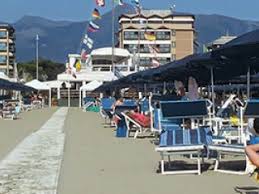 Realizzazione di videoclip demo, immagini realizzate con tecnologie moderne, professionalità e montaggi dinamici, foto e video. Bagni A Lido Di Camaiore
