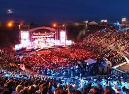 Le prime ore del mattino, piazza bra deserta, l'arena di verona in tutta la sua imponente bellezza. Arena Di Verona Concerts Events Summer 2018