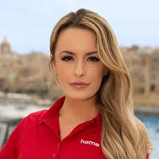 Lovely picture!😍👍😎We need 900 greetings if you still love us♥️♥️