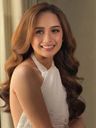 my “Arci Muñoz” look-alike bride, Ms Sab Constantino😍🫶🏻 bridal makeup::  Shahani Cura bridal hair:: Espiemarie Tamio entourage:: James Tamayo Chan  entou hair:: Dwarty Tañedo beauty assist:: Jasmine Asio