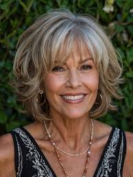24 HAIRCUTS FOR WOMEN OVER 60